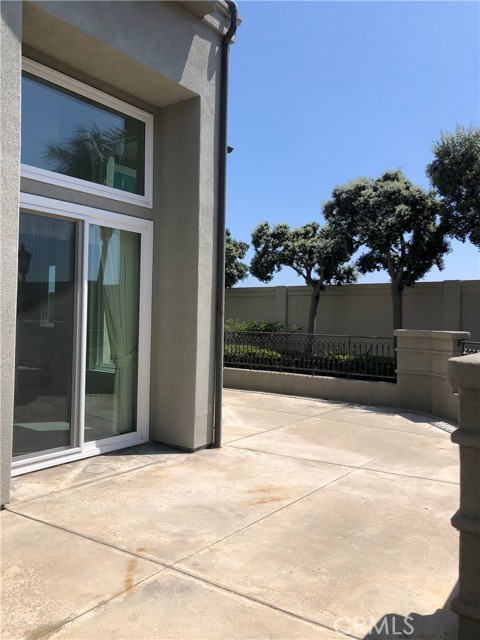 Detail Gallery Image 3 of 53 For 6267 Surfpoint Cir, Huntington Beach,  CA 92648 - 3 Beds | 2/1 Baths