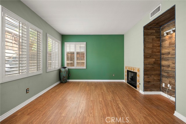 28335 Sycamore Drive, Saugus CA: https://media.crmls.org/medias/963b603f-6483-492b-b727-fd031336eaab.jpg