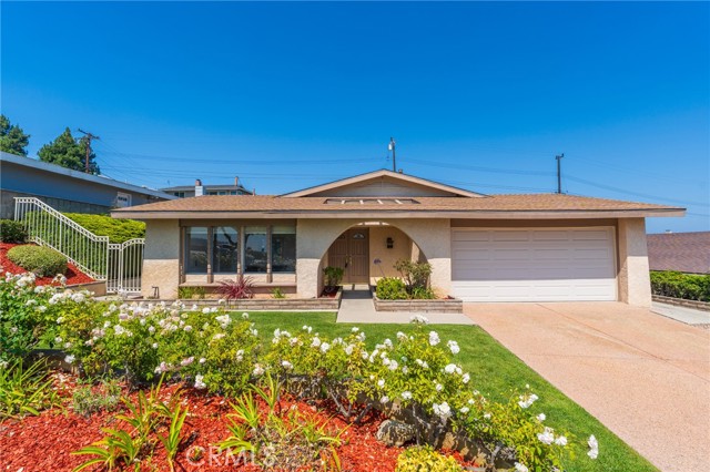 27659 Flaming Arrow Drive, Rancho Palos Verdes CA: https://media.crmls.org/medias/963be021-1091-4264-8523-0c6ae5e949d2.jpg