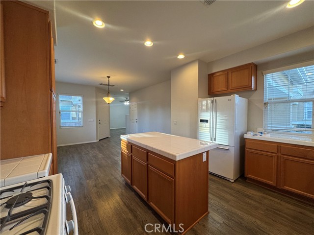 Detail Gallery Image 5 of 59 For 22327 Blue Lupine, Grand Terrace,  CA 92313 - 3 Beds | 2/1 Baths