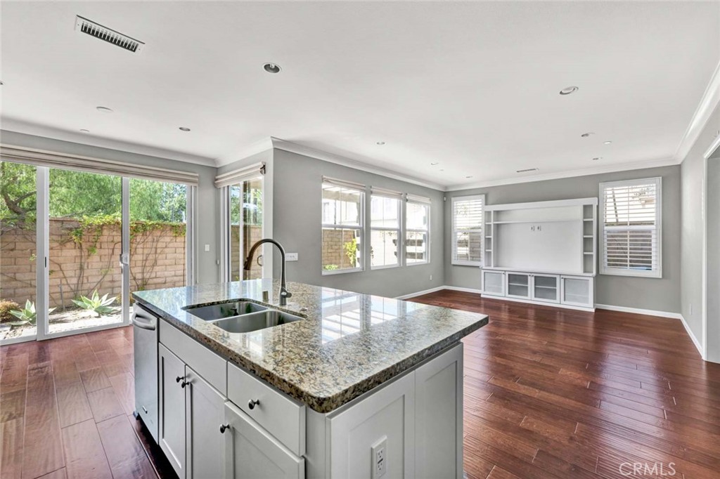 MLS #OC25248388 image #11