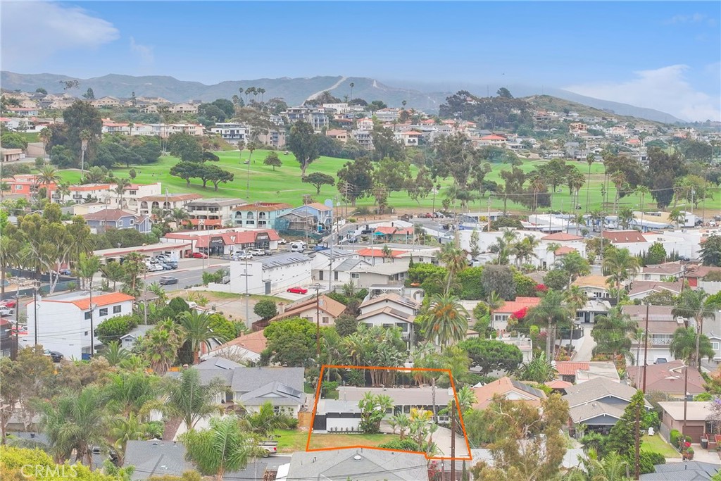 https://media.crmls.org/medias/963d5a84-ef8d-448e-b6a3-a52a238f65ef.jpg?preset=X-Large