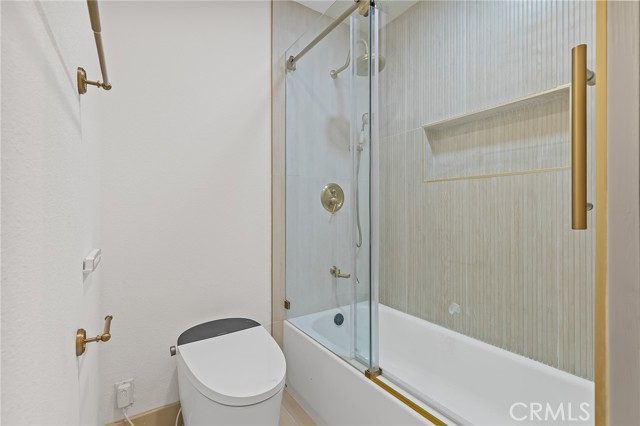 Detail Gallery Image 17 of 41 For 120 Lemon #34,  Irvine,  CA 92618 - 1 Beds | 1 Baths