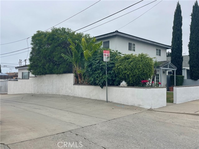 927 W 6th Street, San Pedro CA: https://media.crmls.org/medias/963e7f61-e676-429b-a648-ac2b10d4f4d3.jpg