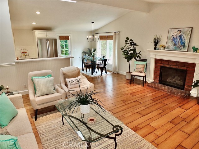 2285 Avalon, Costa Mesa CA: https://media.crmls.org/medias/963ef3ea-85a0-46b9-8820-e46cd27128fc.jpg