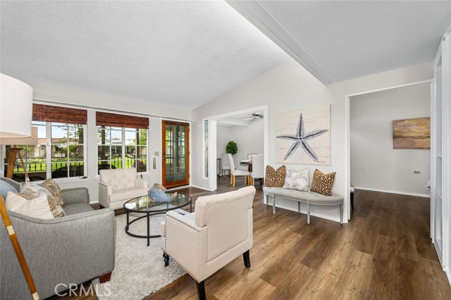 1621 Interlachen, Seal Beach CA: https://media.crmls.org/medias/963f022c-050e-41eb-b489-8e8ce9d3aa78.jpg