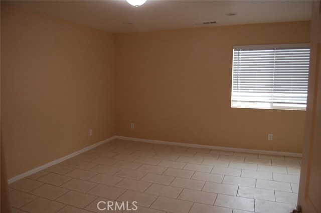 102 S Date Avenue, Rialto CA: https://media.crmls.org/medias/963f0c78-c4b9-441e-a735-e0d54f9911cf.jpg