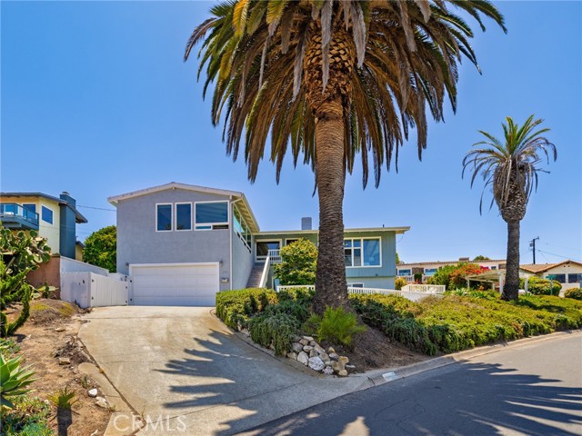246 Via Los Miradores, Redondo Beach CA: https://media.crmls.org/medias/963f1eba-a639-4c52-8f6a-aeb51a06808a.jpg