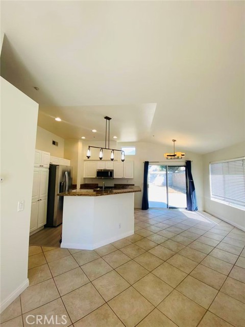 Detail Gallery Image 5 of 23 For 14850 Filly Ln, Fontana,  CA 92336 - 3 Beds | 2 Baths