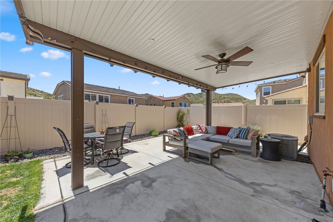 Detail Gallery Image 32 of 41 For 24223 Dandelion Ct, Lake Elsinore,  CA 92532 - 4 Beds | 2/1 Baths