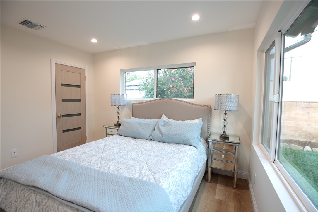 Detail Gallery Image 2 of 11 For 16342 Tuba St, North Hills,  CA 91343 - 3 Beds | 2 Baths