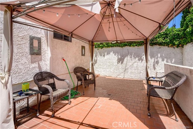 Detail Gallery Image 29 of 32 For 11954 Mayfield Ave #3,  Los Angeles,  CA 90049 - 2 Beds | 2/1 Baths