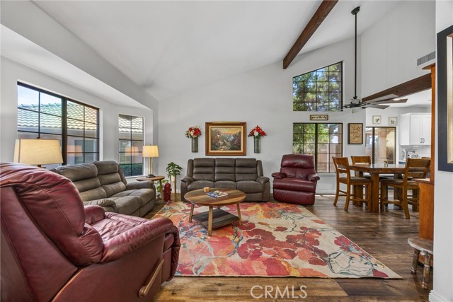 4913 Zapato Place, Bakersfield CA: https://media.crmls.org/medias/963ff576-63da-48d2-b4e9-3a98ded3a035.jpg