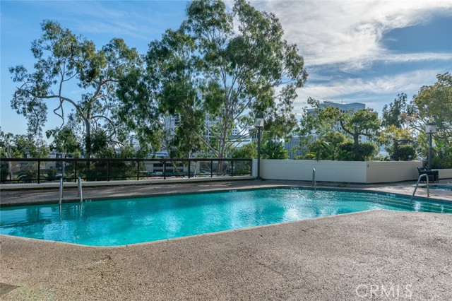 Detail Gallery Image 41 of 47 For 222 Monterey Rd #1205,  Glendale,  CA 91206 - 2 Beds | 4/1 Baths