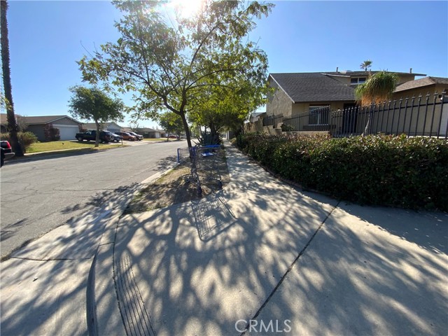 Detail Gallery Image 7 of 55 For 17565 Mesa Ave, Fontana,  CA 92336 - 4 Beds | 2/1 Baths