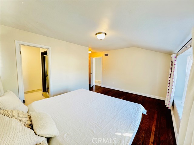 Detail Gallery Image 26 of 44 For 11905 Paso Robles, Granada Hills,  CA 91344 - 4 Beds | 3 Baths