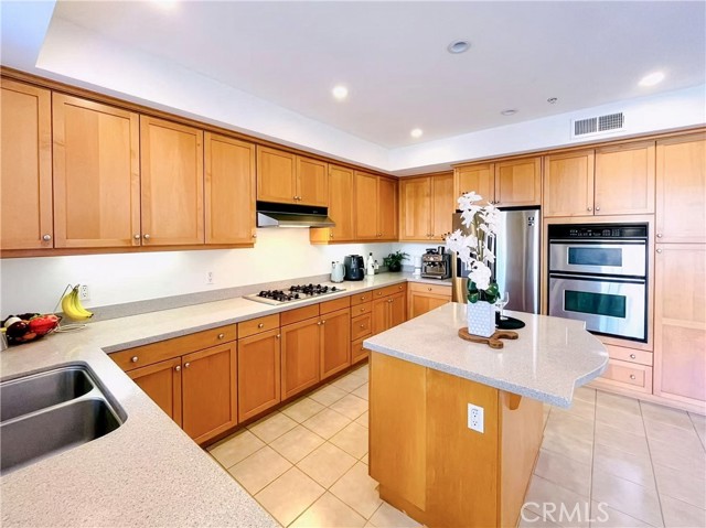 Detail Gallery Image 13 of 58 For 201 E Angeleno Ave #206,  Burbank,  CA 91502 - 2 Beds | 2 Baths