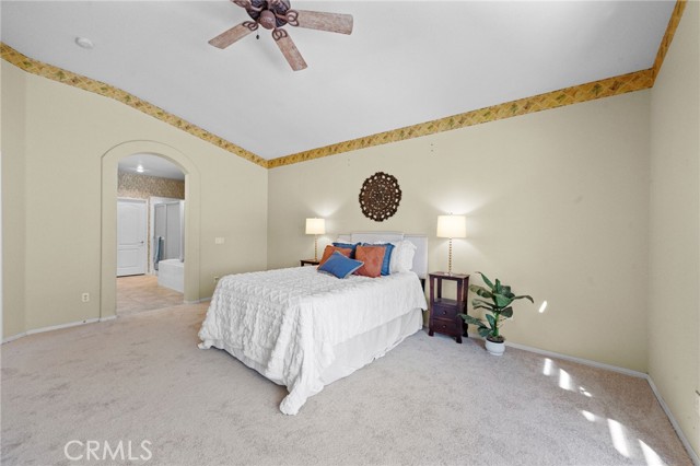 24217 Corte Cordoba, Murrieta CA: https://media.crmls.org/medias/96432404-f6f6-441d-b8ae-9a6729d1328f.jpg