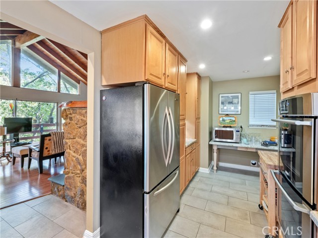 Detail Gallery Image 13 of 40 For 438 Valley Rd, Crestline,  CA 92325 - 3 Beds | 2 Baths