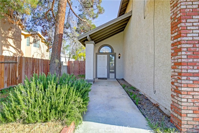 Detail Gallery Image 5 of 45 For 523 E Kettering St, Lancaster,  CA 93535 - 4 Beds | 3 Baths