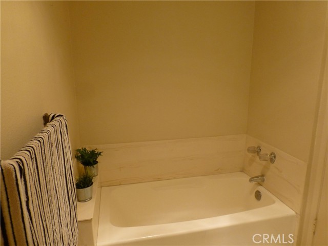 Detail Gallery Image 18 of 37 For 17914 Magnolia Bld #127,  Encino,  CA 91316 - 2 Beds | 2 Baths