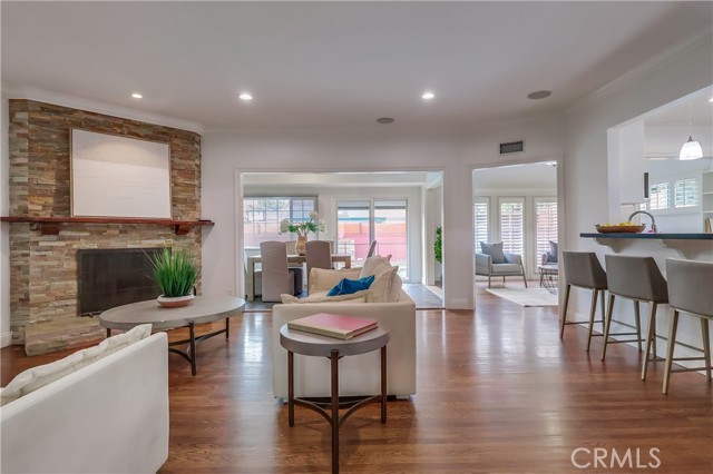 Detail Gallery Image 7 of 30 For 12640 Albers St, Valley Village,  CA 91607 - 6 Beds | 4 Baths