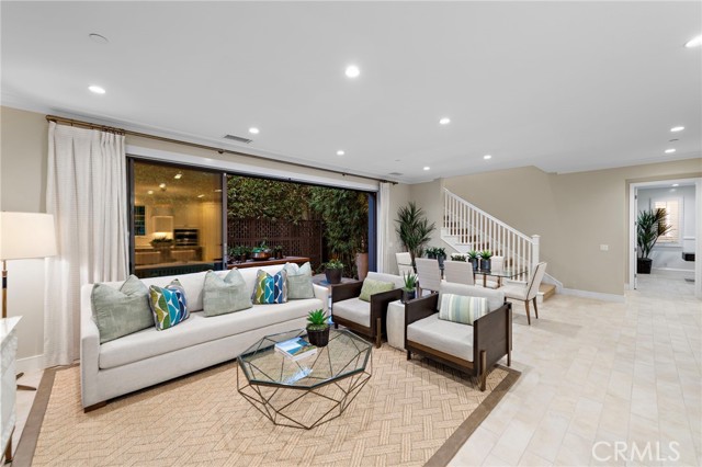 166 Villa Rdg, Irvine CA: https://media.crmls.org/medias/964580d3-5d53-42b4-90fb-a0cfa457b986.jpg