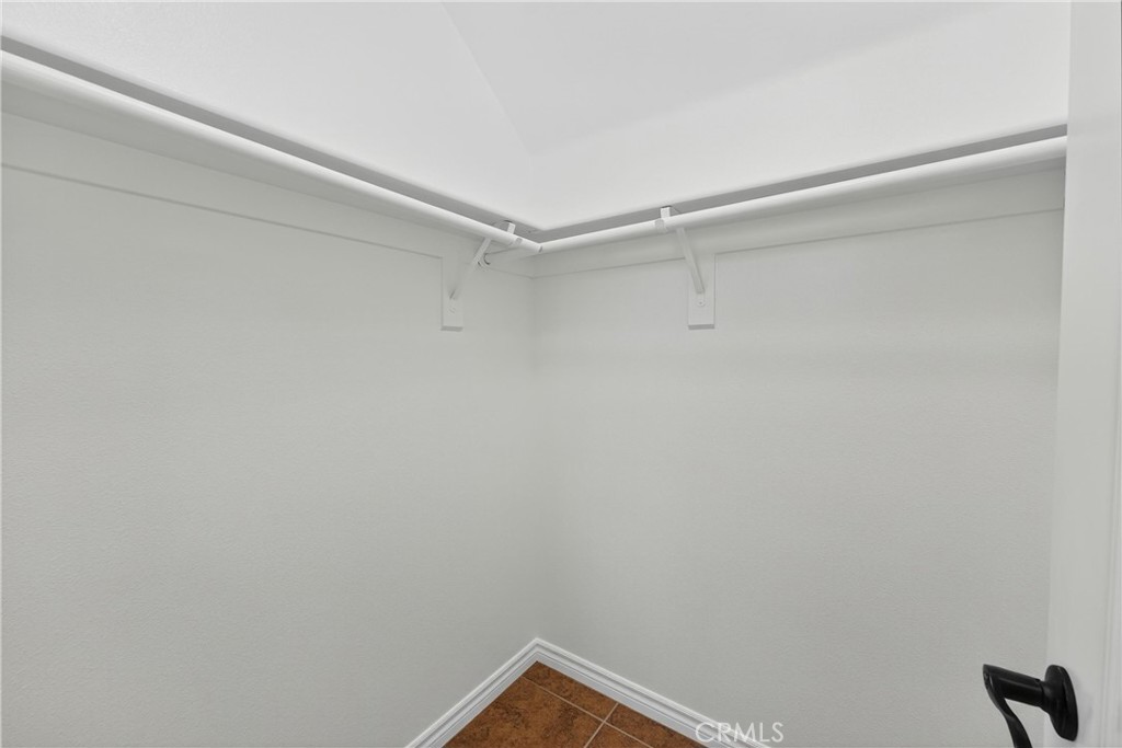 https://media.crmls.org/medias/9645845d-20b1-4064-b728-590c035e02b4.jpg?preset=X-Large