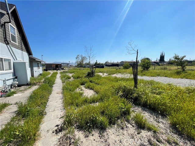 Detail Gallery Image 6 of 13 For 25279 Bessant St, San Bernardino,  CA 92404 - 3 Beds | 2 Baths