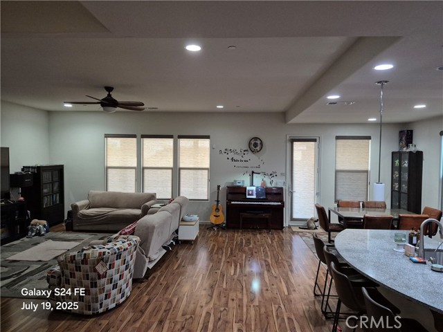 4033 Morrison Way, Roseville CA: https://media.crmls.org/medias/964629ce-94bc-463c-8097-8af715798a36.jpg