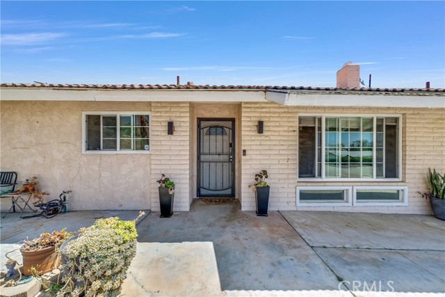 5622 Sharon Way, Jurupa Valley CA: https://media.crmls.org/medias/96463b5b-7877-42b4-af75-094888202a86.jpg