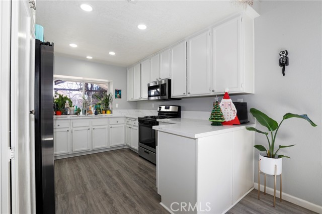 Detail Gallery Image 14 of 36 For 42302 58th, Lancaster,  CA 93536 - 4 Beds | 3 Baths