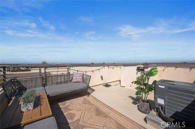 Detail Gallery Image 42 of 56 For 1807 Coastal Way, Costa Mesa,  CA 92627 - 2 Beds | 2/2 Baths