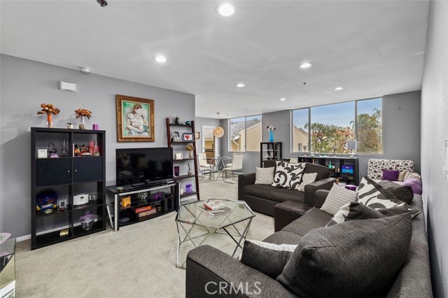 Detail Gallery Image 4 of 35 For 4501 Cedros #239,  Sherman Oaks,  CA 91403 - 2 Beds | 2 Baths