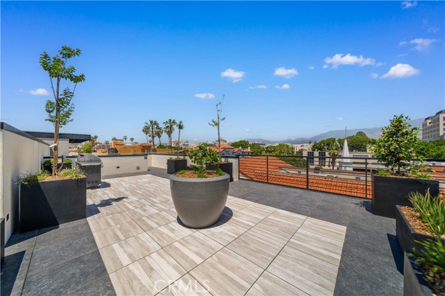 150 S Oak Knoll Avenue, Pasadena CA: https://media.crmls.org/medias/96480fdb-e2a2-4495-9d3e-86d55ec16038.jpg