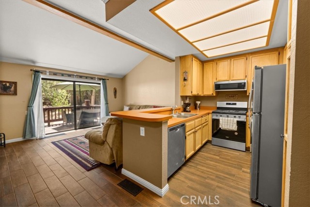 Detail Gallery Image 7 of 28 For 799 Cienega Rd, Big Bear Lake,  CA 92315 - 3 Beds | 2 Baths