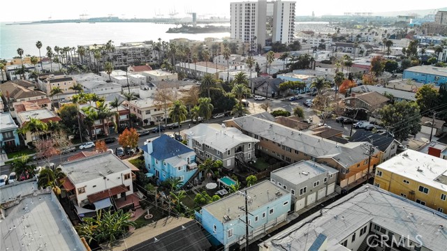1517 E 1st Street, Long Beach CA: https://media.crmls.org/medias/9648e0a1-678c-4d38-89e8-0d01519126f6.jpg
