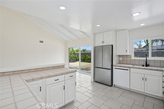 33182 Blue Fin Drive, Dana Point CA: https://media.crmls.org/medias/964965d2-a155-4fd5-98ab-d7642033e7a9.jpg