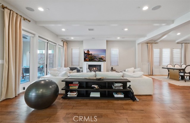 10 Shadybend, Irvine CA: https://media.crmls.org/medias/964967bc-8afa-4eb2-b28a-e6e7c901ed5f.jpg