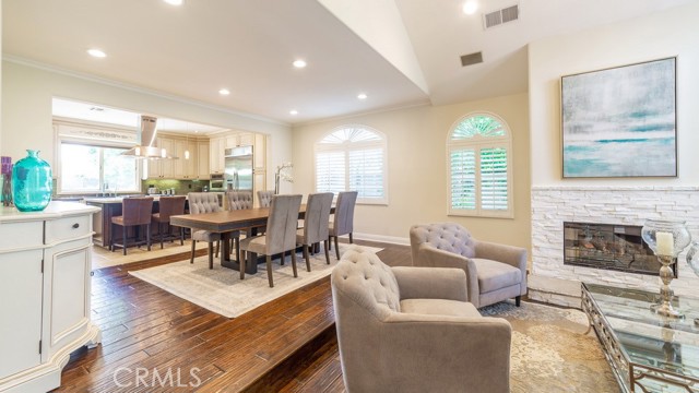 Detail Gallery Image 15 of 50 For 4461 Stern Ave, Sherman Oaks,  CA 91423 - 5 Beds | 4/1 Baths