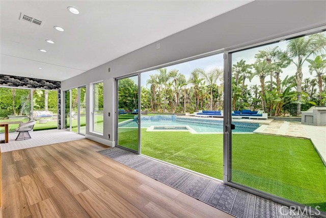 Image 11 of 46 For 18782 Peppertree Drive