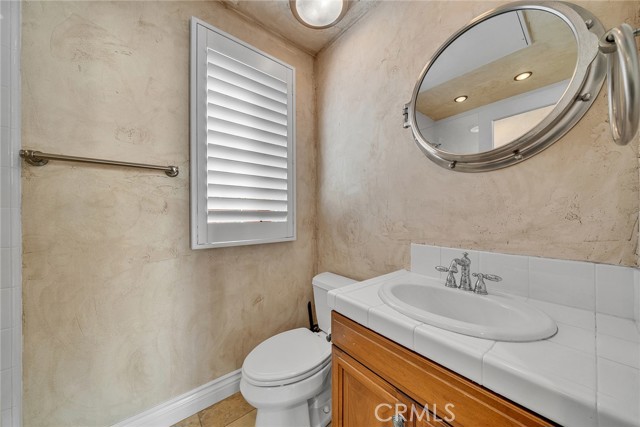 Detail Gallery Image 18 of 36 For 19 Momento, Irvine,  CA 92603 - 5 Beds | 4/1 Baths