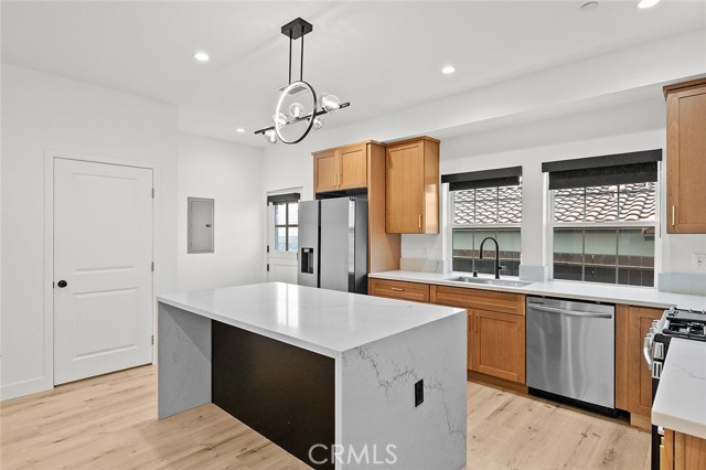 Detail Gallery Image 10 of 29 For 6747 Pickering #B,  Whittier,  CA 90601 - 3 Beds | 2/1 Baths