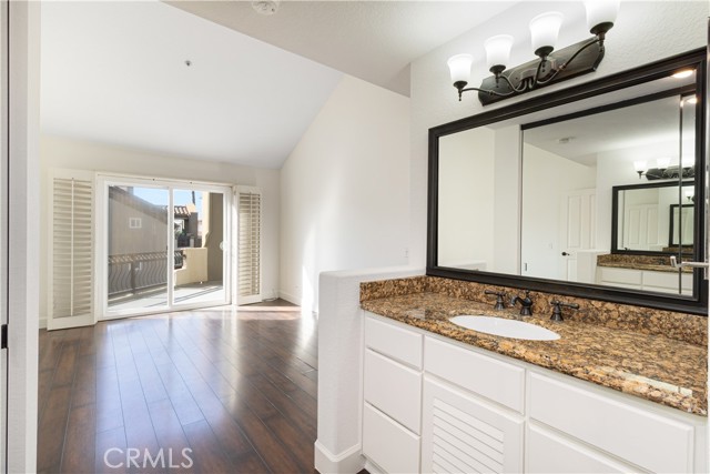 MLS #OC25178232 image #29