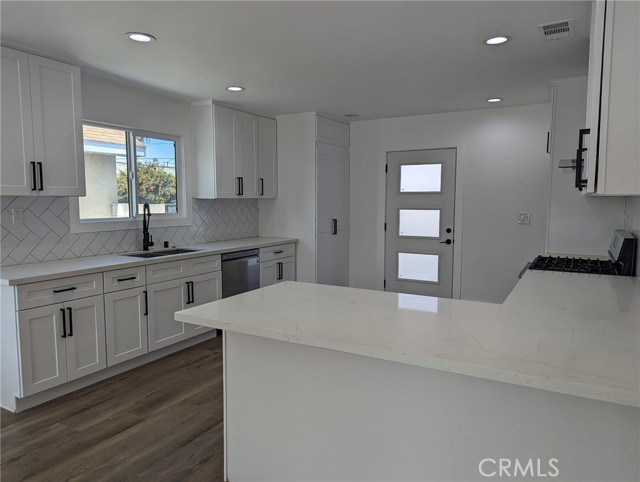 Detail Gallery Image 9 of 31 For 1849 66th St, Los Angeles,  CA 90047 - 3 Beds | 2 Baths