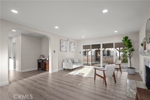 Detail Gallery Image 9 of 63 For 638 N Buttonwood, Anaheim,  CA 92805 - 4 Beds | 3 Baths