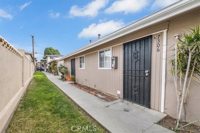 7306 Newlin Avenue, Whittier, California 90602, ,Multi-Family,For Sale,Newlin,PV23026219