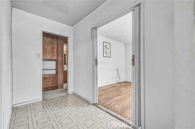 939 White Knoll Drive, Los Angeles CA: https://media.crmls.org/medias/964d8f04-eac8-4880-a093-6c2a915e9c04.jpg
