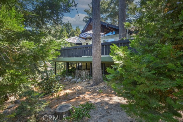 Detail Gallery Image 1 of 27 For 1121 Chateau Dr, Crestline,  CA 92325 - 2 Beds | 2 Baths