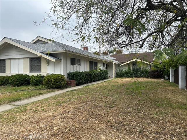 10139 Hayvenhurst Avenue, North Hills CA: https://media.crmls.org/medias/964ec022-1b94-4513-8702-a22aa01505f8.jpg
